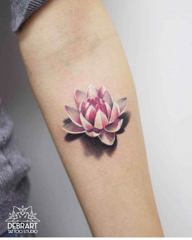 Тату лотос на руке - эскизы и реализованные (65 фото) 35 Татуировки цветы