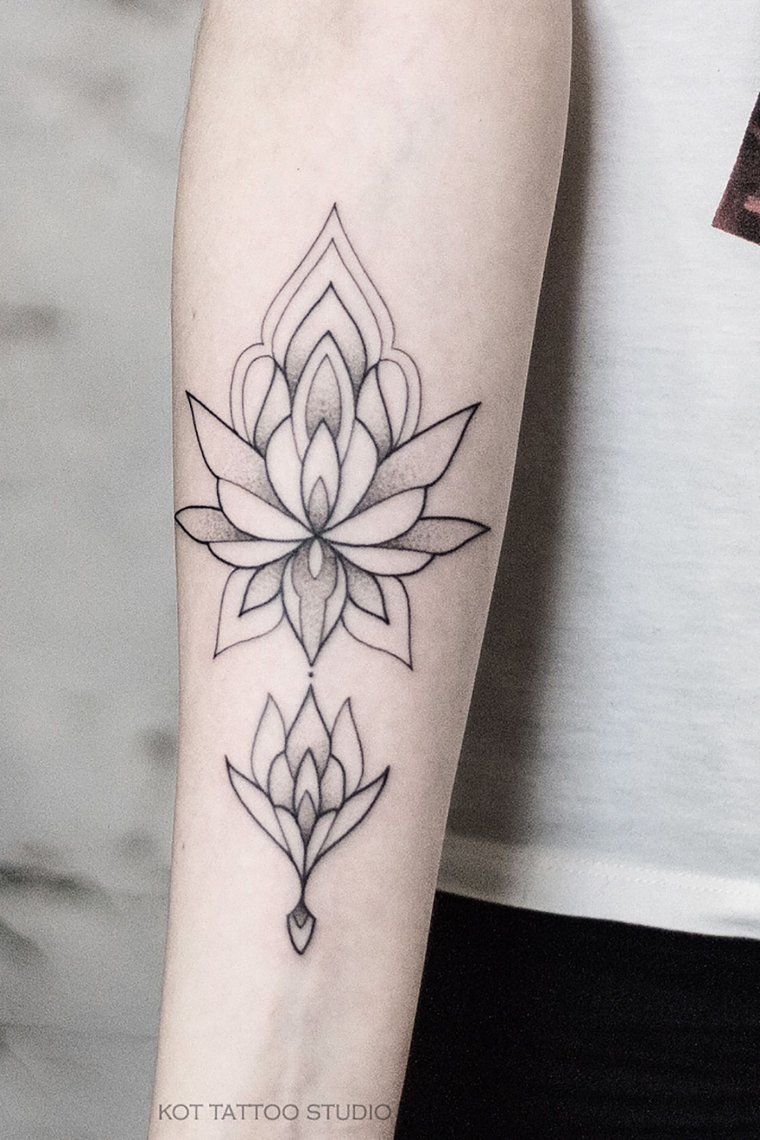 Тату лотос на руке - эскизы и реализованные (65 фото) 42 Тату лотос эскизы