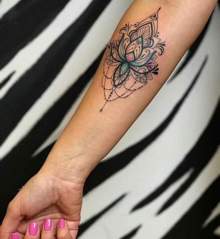 Тату лотос на руке - эскизы и реализованные (65 фото) 33 Модные тату