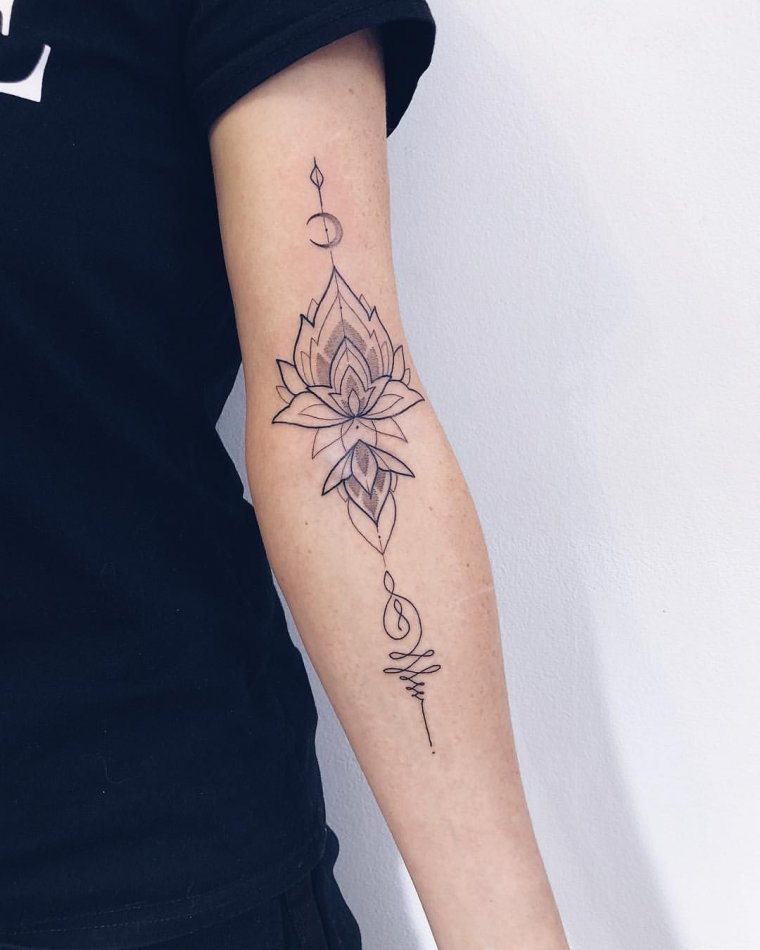 Тату лотос на руке - эскизы и реализованные (65 фото) 10 Геометрические татуировки
