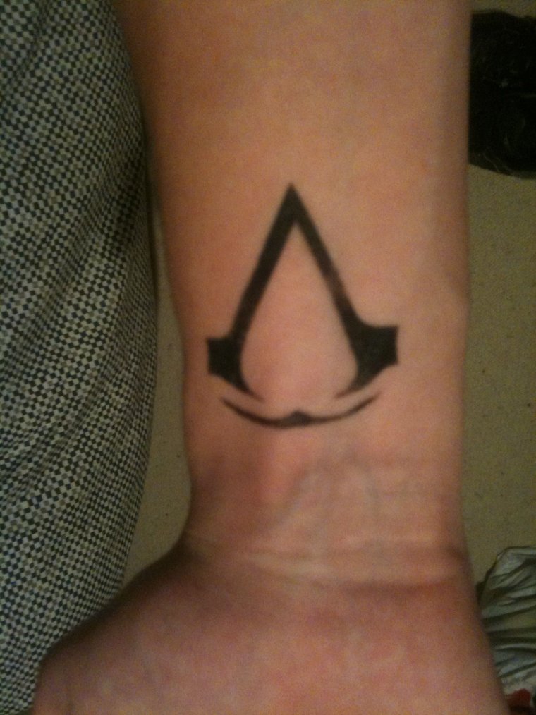 Знак ассасина - эскизы тату (39 фото) 9 Знак ассасина - эскизы тату (39 фото) 8 тату