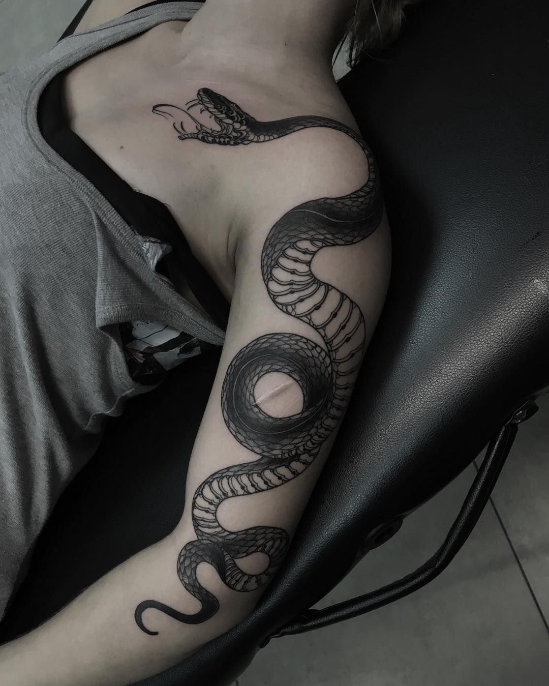 Татуировка змея на плече - 74 фото 21 Татуировка змея на плече - 74 фото 21 тату
