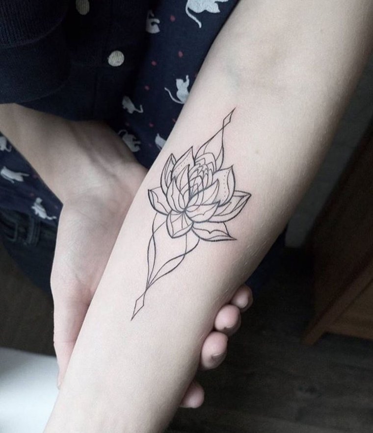 Тату лотос на руке - эскизы и реализованные (65 фото) 22 Татуировки красивые