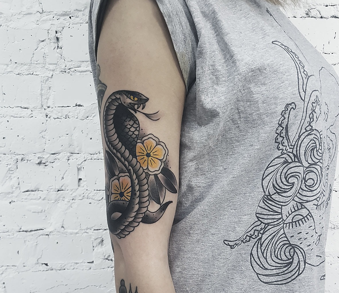 Татуировка змея на плече - 74 фото 46 Татуировка змея на плече - 74 фото 46 тату