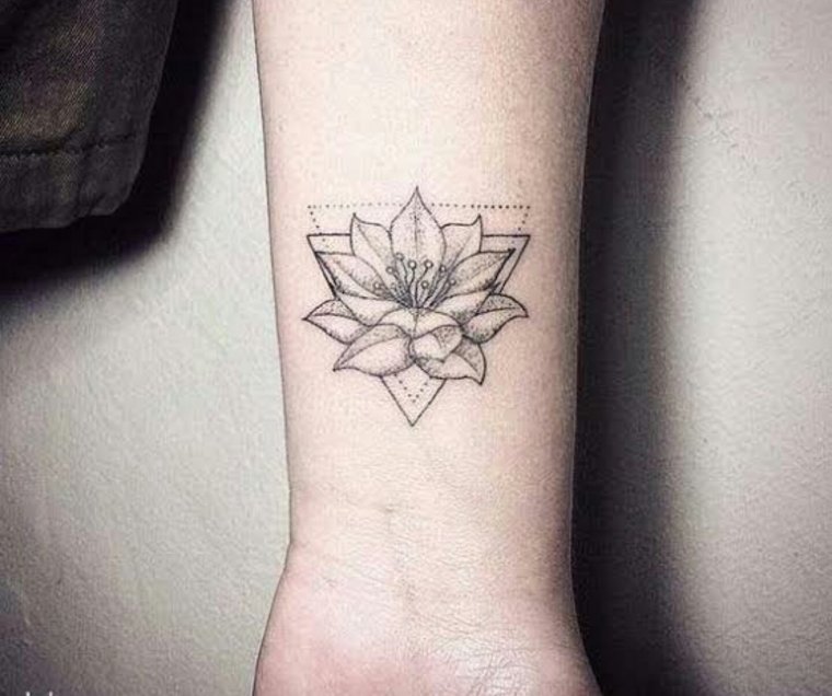 Тату лотос на руке - эскизы и реализованные (65 фото) 50 Значение тату лотос