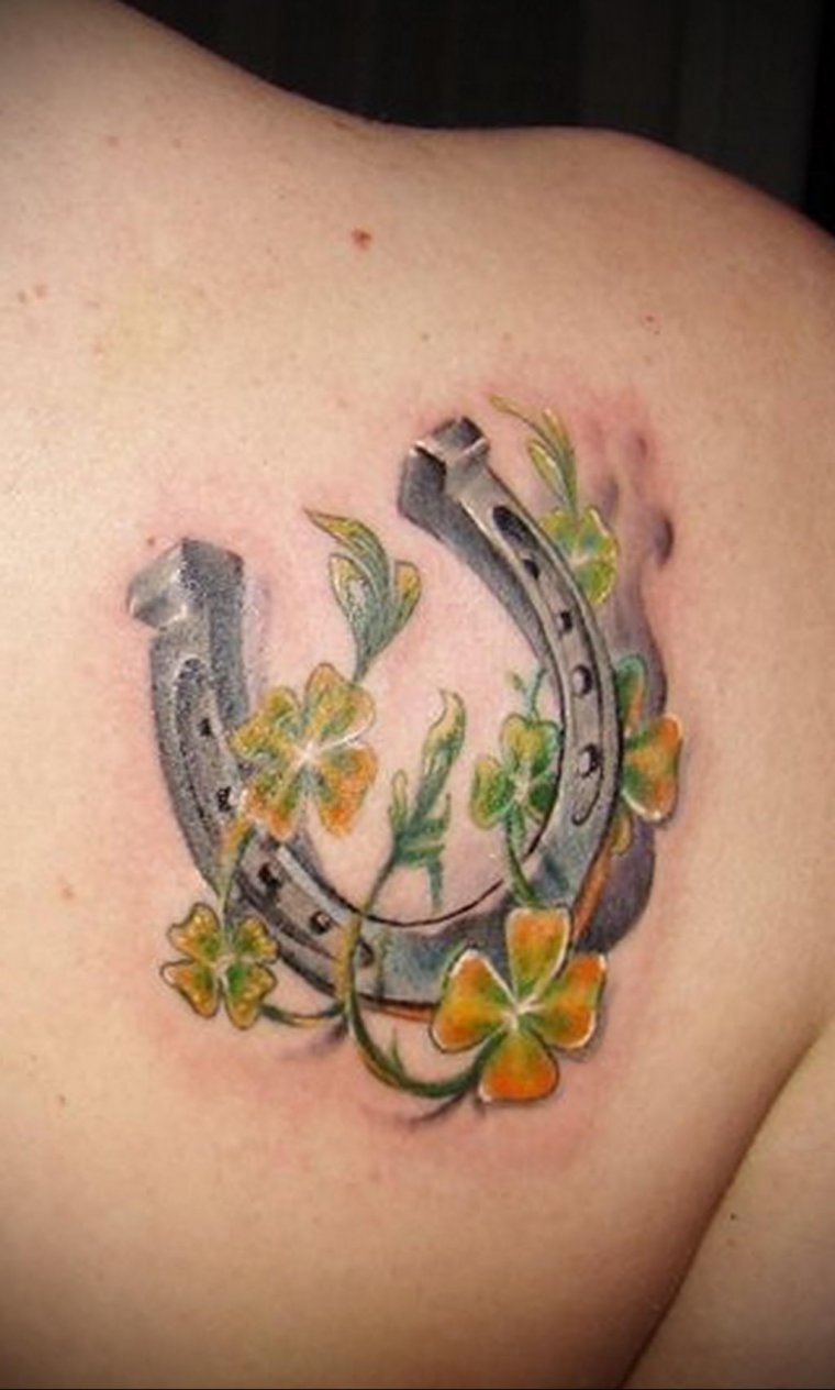 Татуировки приносящие удачу и богатство для девушек (49 фото) 15 Тату подковы с кдевером