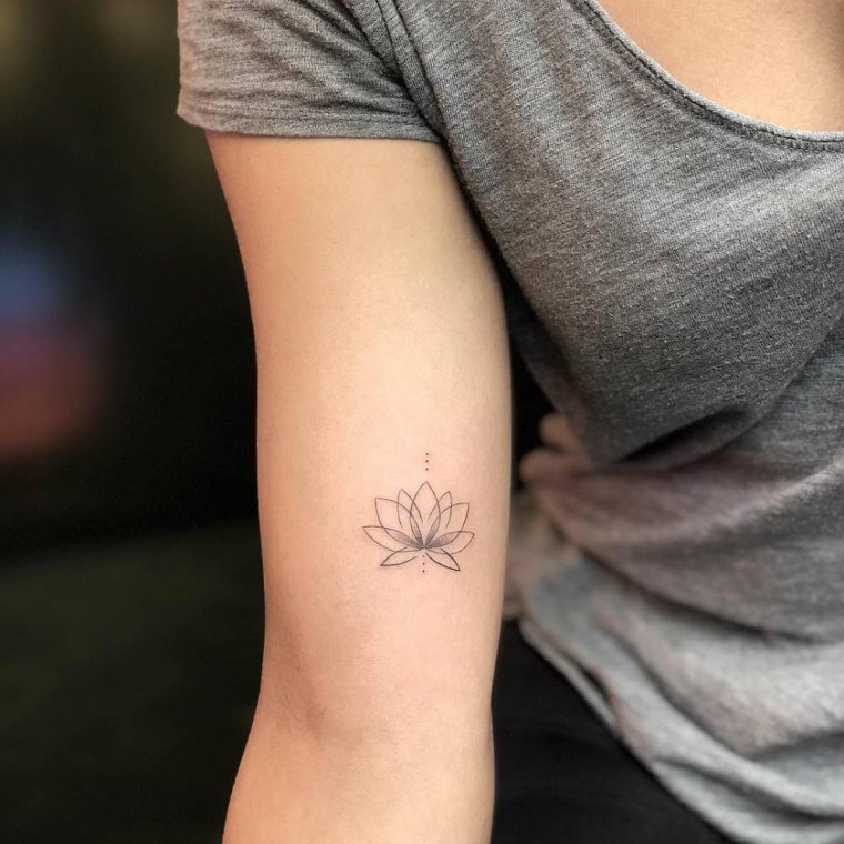 Тату лотос на руке - эскизы и реализованные (65 фото) 38 Маленькие тату